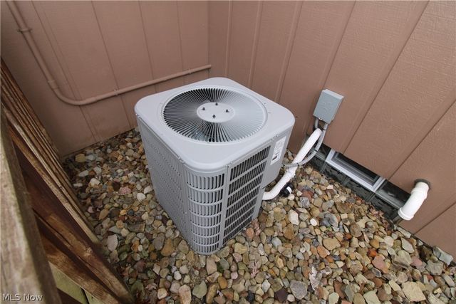 1913 Cloverbrook Drive, Mineral Ridge, OH 44440