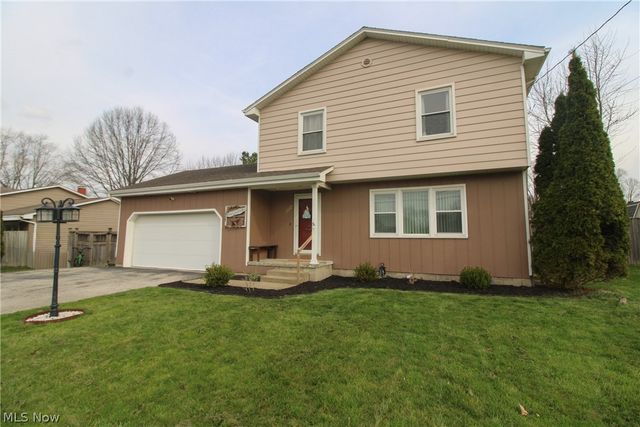 1913 Cloverbrook Drive, Mineral Ridge, OH 44440