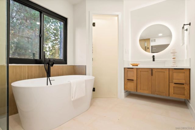 4703 Helix Glen Dr, La Mesa, CA 91941