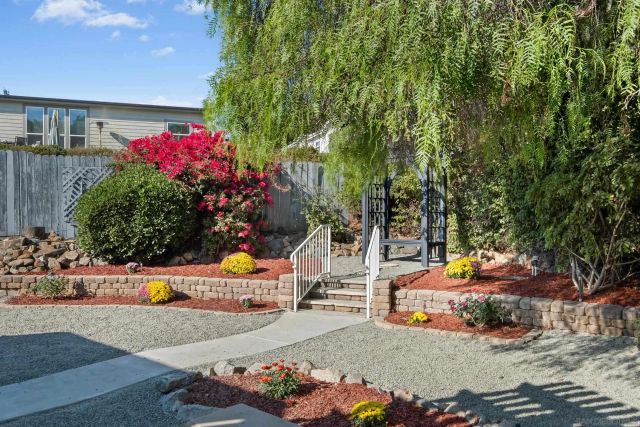 4703 Helix Glen Dr, La Mesa, CA 91941