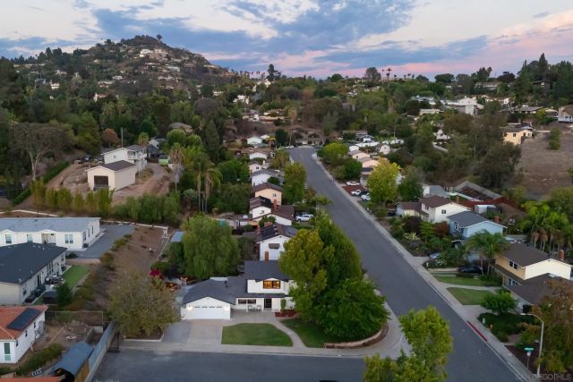 4703 Helix Glen Dr, La Mesa, CA 91941