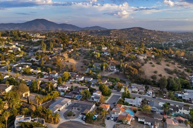 4703 Helix Glen Dr, La Mesa, CA 91941