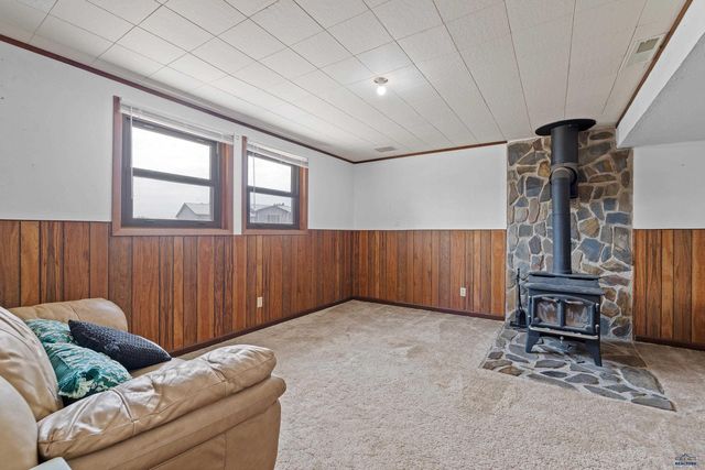 520 BLUEBIRD DR, Box Elder, SD 57719