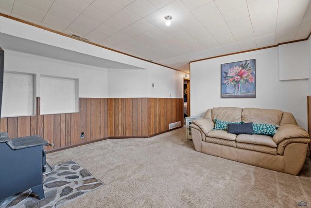 520 BLUEBIRD DR, Box Elder, SD 57719