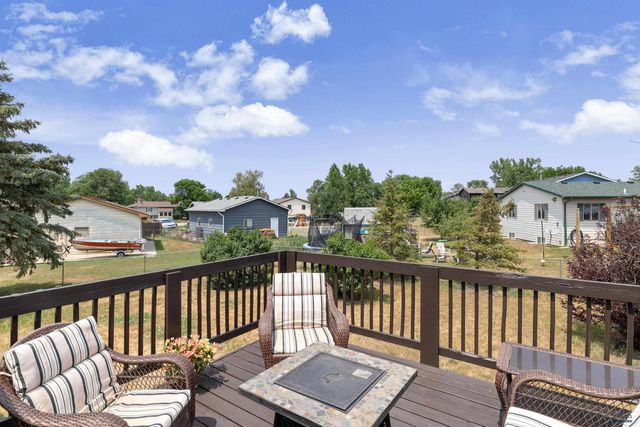 520 BLUEBIRD DR, Box Elder, SD 57719