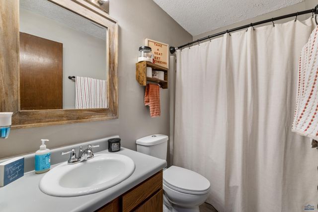 520 BLUEBIRD DR, Box Elder, SD 57719