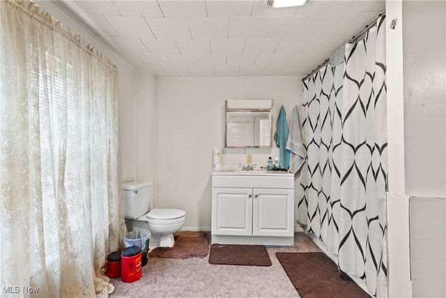 56065 National Road, Bridgeport, OH 43912