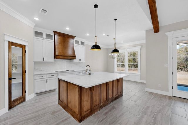 1161 Gonzollas Road, Springtown, TX 76082