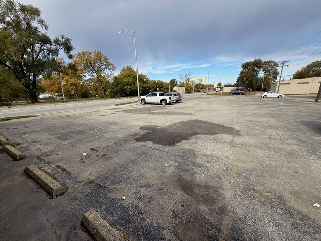 320 S Chicago Street, Joliet, IL 60436