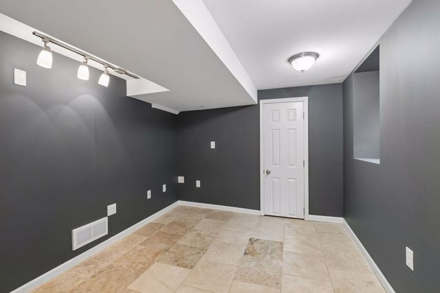 3350 Xerxes Avenue N, Minneapolis, MN 55412