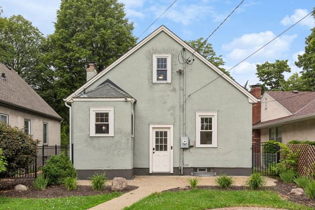 3350 Xerxes Avenue N, Minneapolis, MN 55412