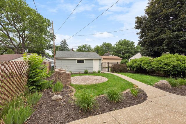 3350 Xerxes Avenue N, Minneapolis, MN 55412