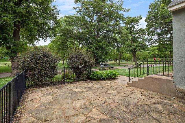 3350 Xerxes Avenue N, Minneapolis, MN 55412