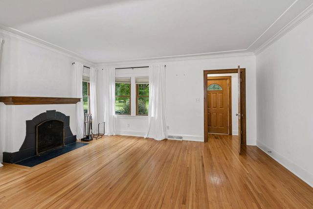 3350 Xerxes Avenue N, Minneapolis, MN 55412