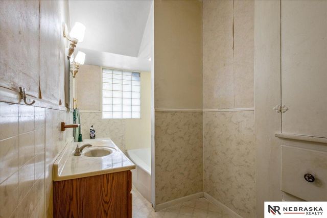 2509 S 13th Street, Lincoln, NE 68502