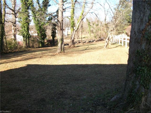 605-A & 605-B grove Street, Eden, NC 27288