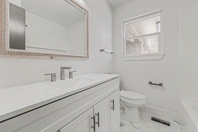 402 Yukon Avenue, Yukon, OK 73099