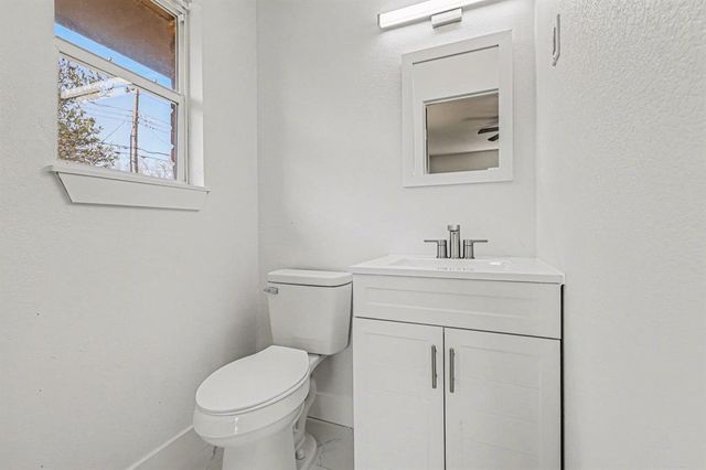 402 Yukon Avenue, Yukon, OK 73099