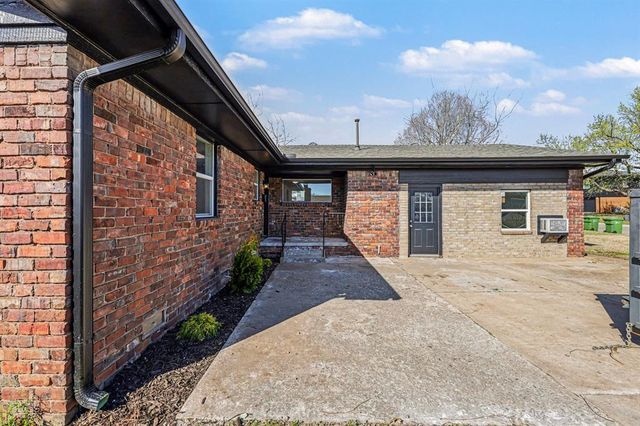 402 Yukon Avenue, Yukon, OK 73099