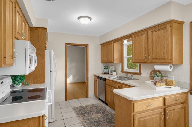 3829 Oak Street N, Brooklyn Center, MN 55429