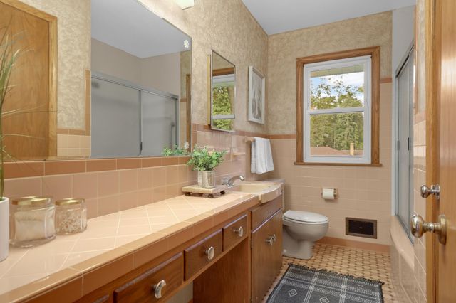 3829 Oak Street N, Brooklyn Center, MN 55429