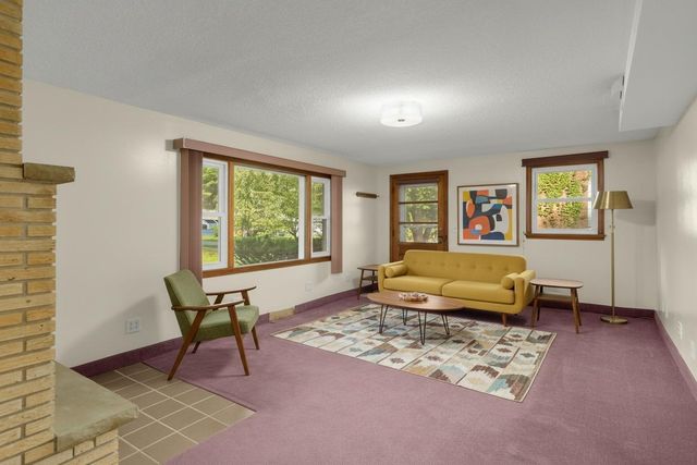 3829 Oak Street N, Brooklyn Center, MN 55429
