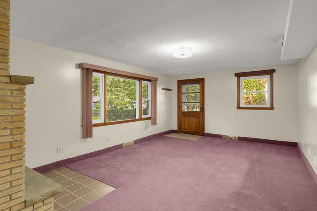 3829 Oak Street N, Brooklyn Center, MN 55429