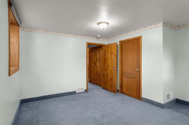 3829 Oak Street N, Brooklyn Center, MN 55429