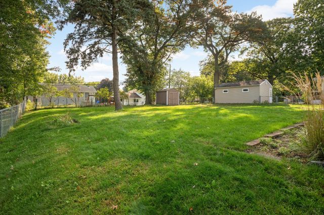 3829 Oak Street N, Brooklyn Center, MN 55429