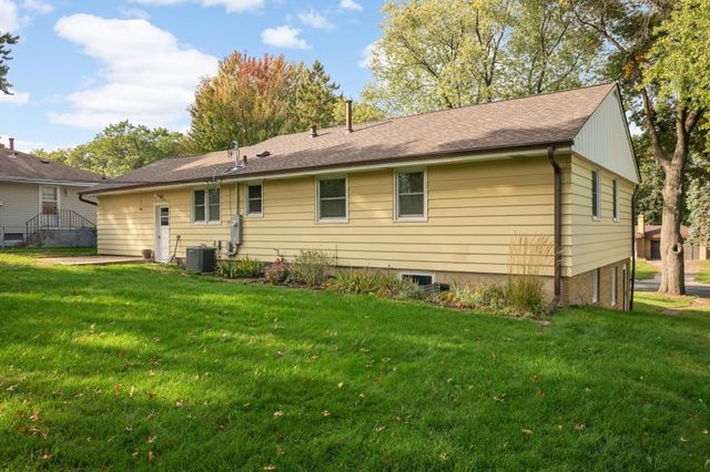 3829 Oak Street N, Brooklyn Center, MN 55429