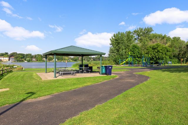 3829 Oak Street N, Brooklyn Center, MN 55429
