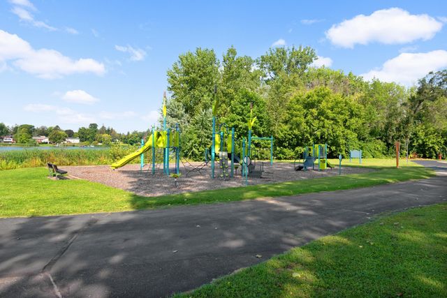 3829 Oak Street N, Brooklyn Center, MN 55429