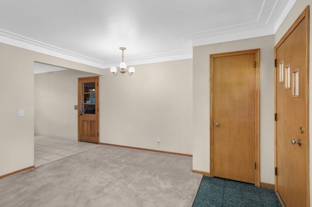 3829 Oak Street N, Brooklyn Center, MN 55429