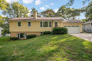 3829 Oak Street N, Brooklyn Center, MN 55429