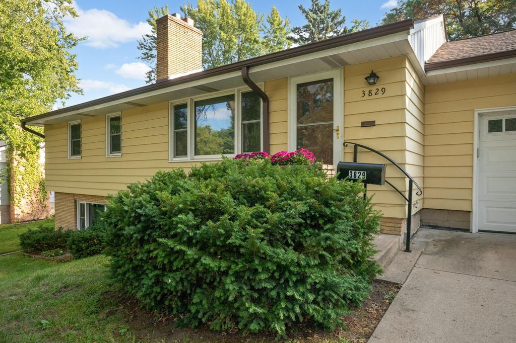 3829 Oak Street N, Brooklyn Center, MN 55429 — photo 2