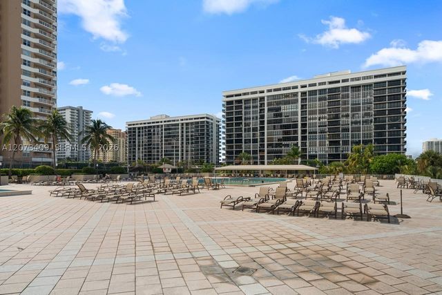 1965 S Ocean Dr 5E, Hallandale Beach, FL 33009