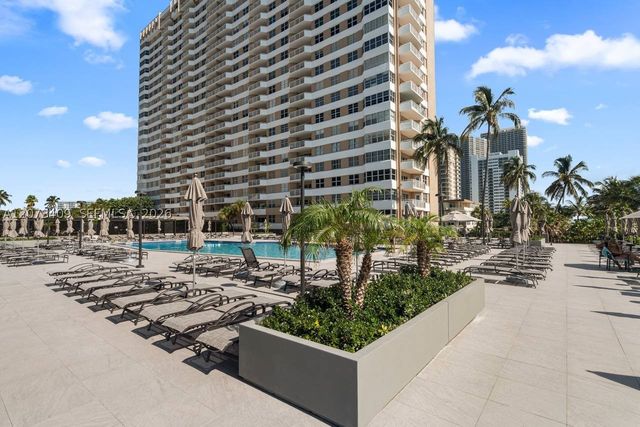 1965 S Ocean Dr 5E, Hallandale Beach, FL 33009