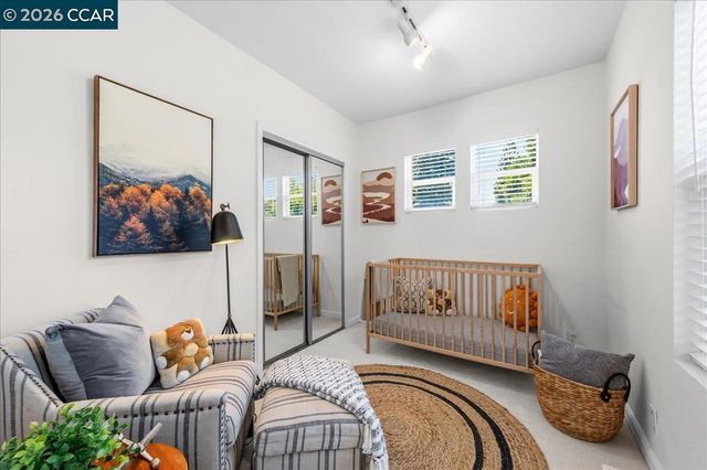 7568 Greenly Dr, Oakland, CA 94605
