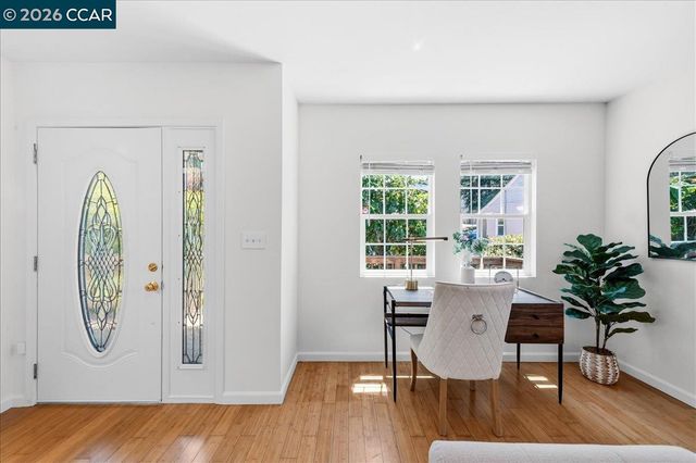 7568 Greenly Dr, Oakland, CA 94605