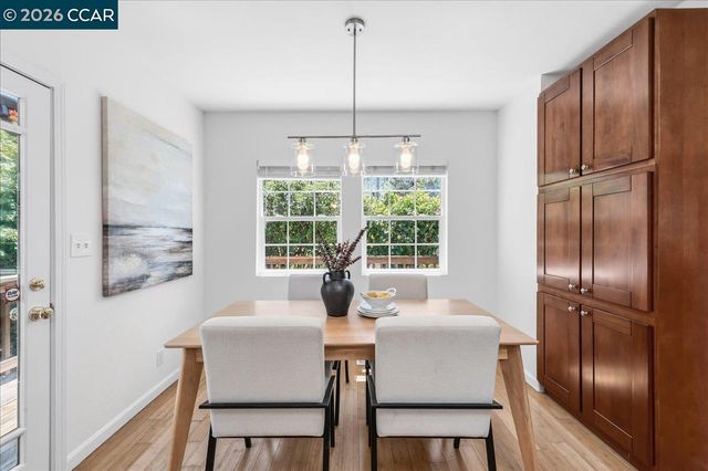 7568 Greenly Dr, Oakland, CA 94605