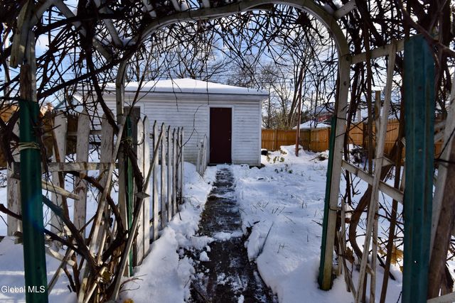 1024 Glenwood Boulevard, Schenectady, NY 12308