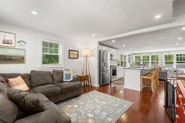 20 Canton St, Easton, MA 02356
