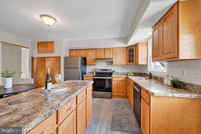 4 MCKENNA CT, Parkville, MD 21234