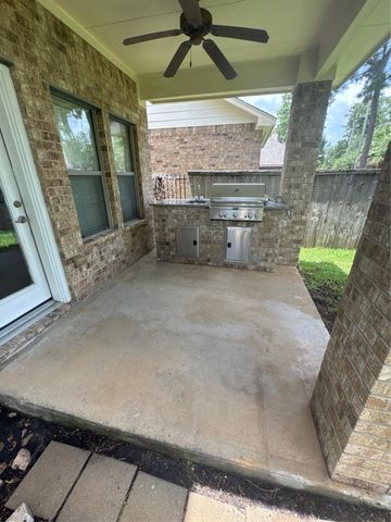 114 E Lasting Spring Circle, Spring, TX 77389
