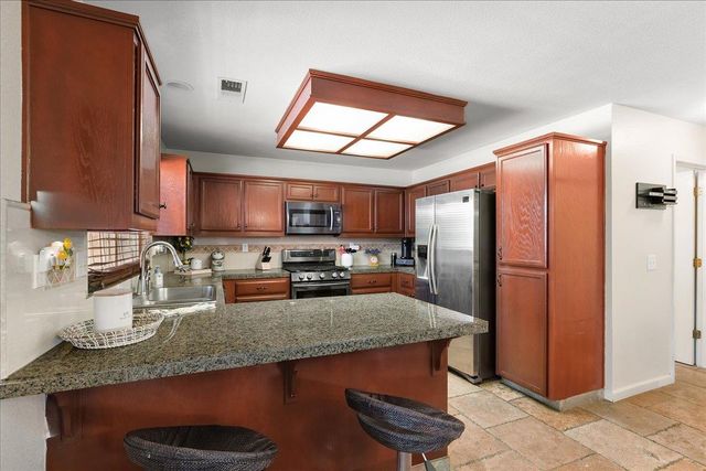 2518 Novi Dr, Riverbank, CA 95367
