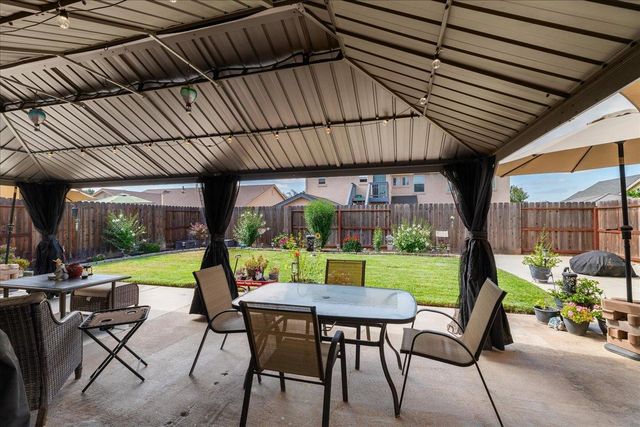 2518 Novi Dr, Riverbank, CA 95367