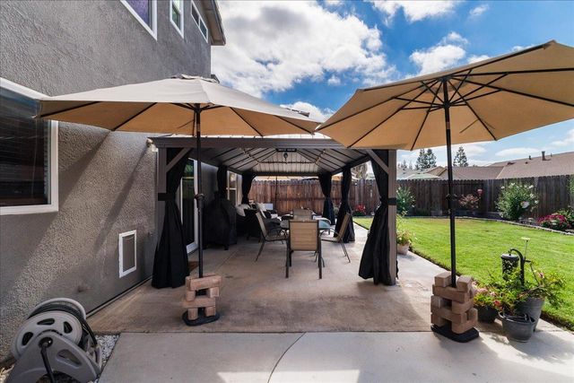 2518 Novi Dr, Riverbank, CA 95367