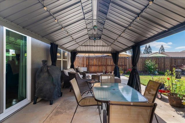 2518 Novi Dr, Riverbank, CA 95367