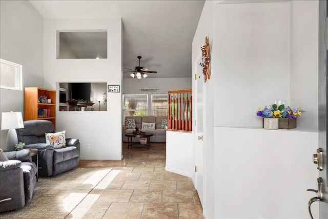 2518 Novi Dr, Riverbank, CA 95367