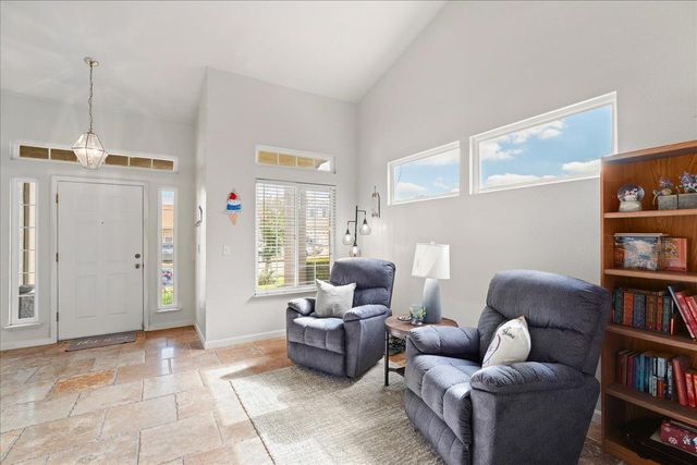 2518 Novi Dr, Riverbank, CA 95367